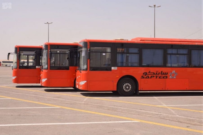 المديفر يتفقد خدمة النقل العام داخل الرياض والترددي لزو ار