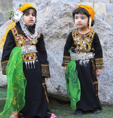 التراث السعودي لبس الملابس التراثية