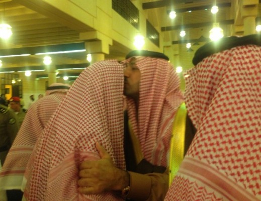 بالصور.. أمير الرياض يفاجئ المفتي بزيارة