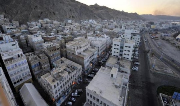 مقتل 6 أشخاص في هجوم انتحاري بالمكلا اليمنية