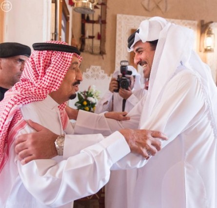 خادم الحرمين  يستقبل أمير دولة قطر