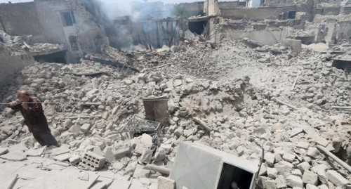 مقتل 50 سوريًّا بينهم أطفال بقصف استهدف مستشفيات ومدارس بـ #حلب