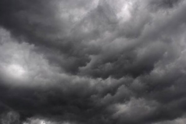 الإنذار المبكر يحذر: أمطار رعدية غزيرة على 5 مناطق في جازان