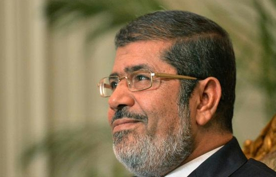 تجديد حبس مرسي 15 يوماً بتهمة التخابر مع حماس