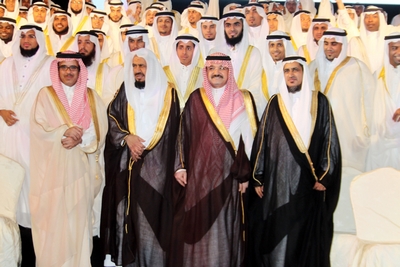 الأمير مشعل بن ماجد يزف 1200 شاب وفتاة بجدة لقفص الزوجية