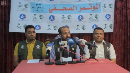 مركز الملك سلمان للإغاثة ينفذ مشروع علاج سوء التغذية في 8 محافظات يمنية