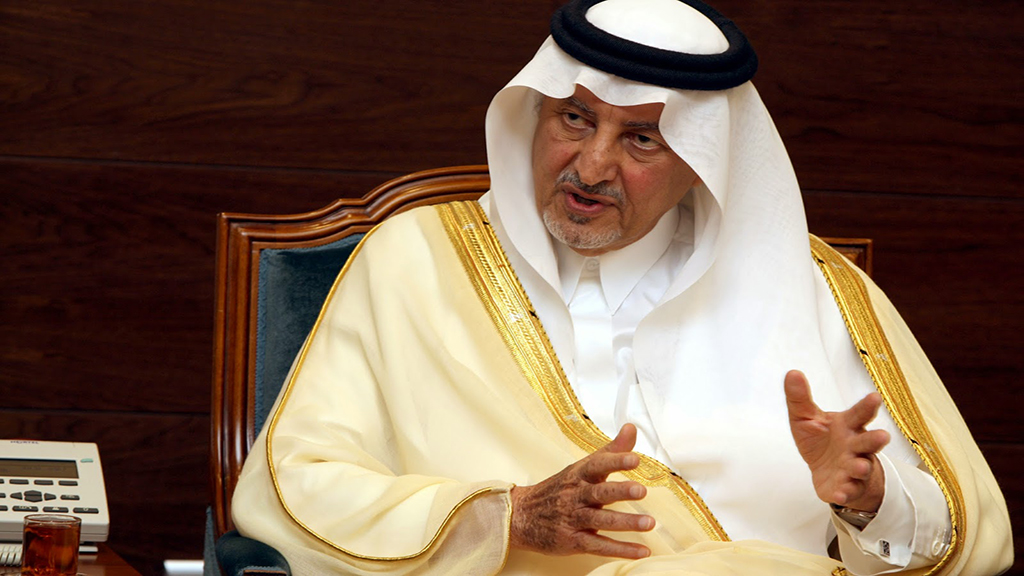 ماذا يطلب المغردون من الأمير خالد الفيصل؟