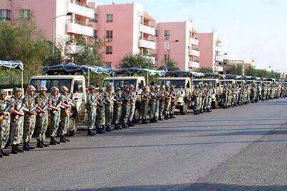 نزول قوات الجيش بكثافة في القاهرة و المواقع الحيوية