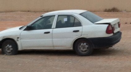 “المواطن” يسأل: متى تختفي السيارات التالفة من دائري الرياض الغربي؟