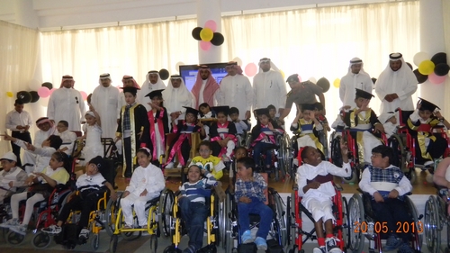 مركز “الأطفال المعوقين” بمكة يحتفي بتخريج 40 طفلاً وطفلة