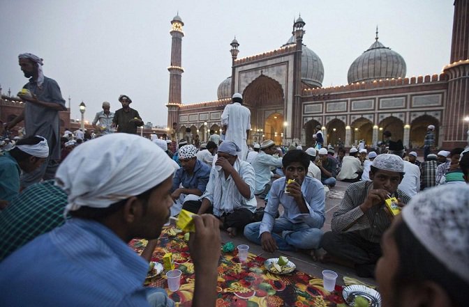 رمضان في الهند .. مسحراتي وجمعة الوداع وحليم حاضر على الإفطار