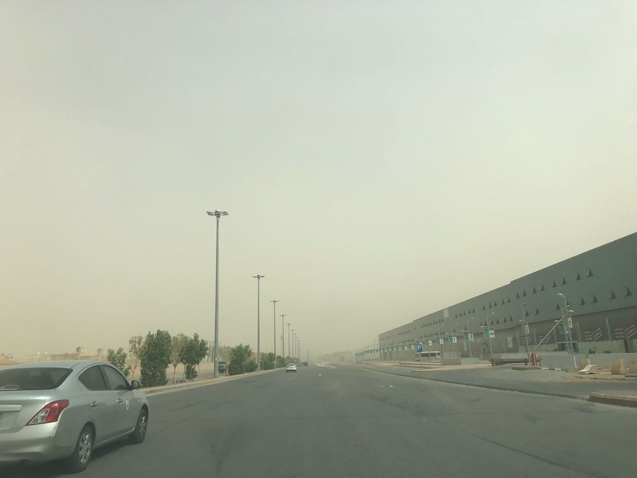 موجة غبار تداهم الرياض الآن