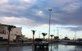 تحذير لأهالي الباحة : أمطار رعدية تؤدي إلى جريان السيول حتى التاسعة