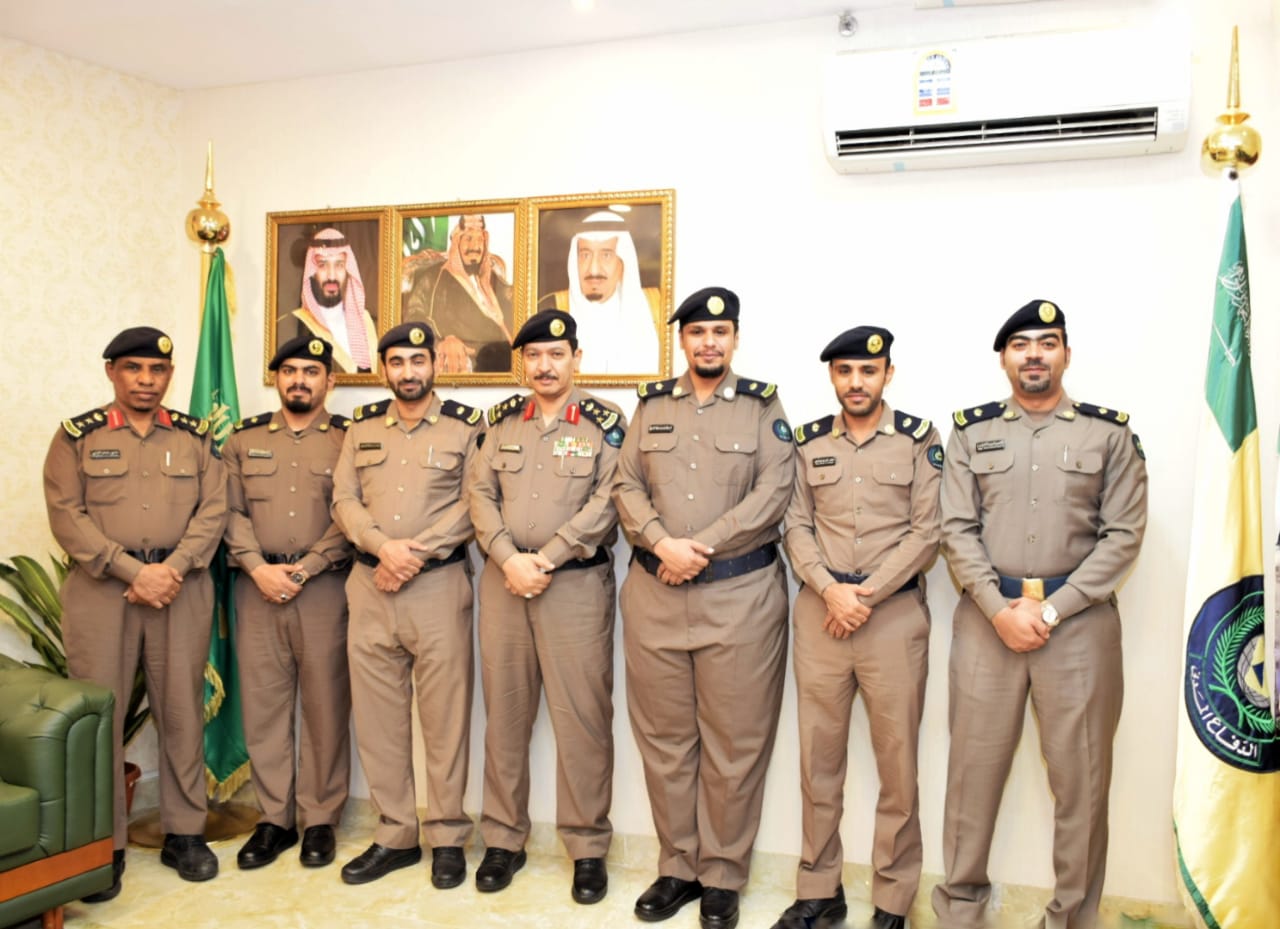 مدير مدني مكة يقلد عدداً من الضباط رتبهم الجديدة