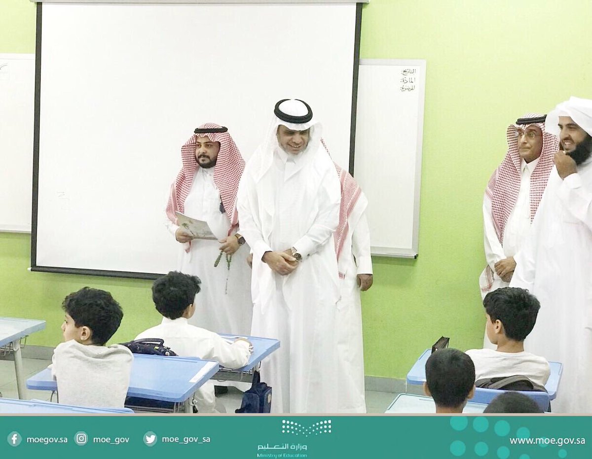 بالفيديو.. العيسى يشارك الطلاب والمعلمين أول يوم دراسي