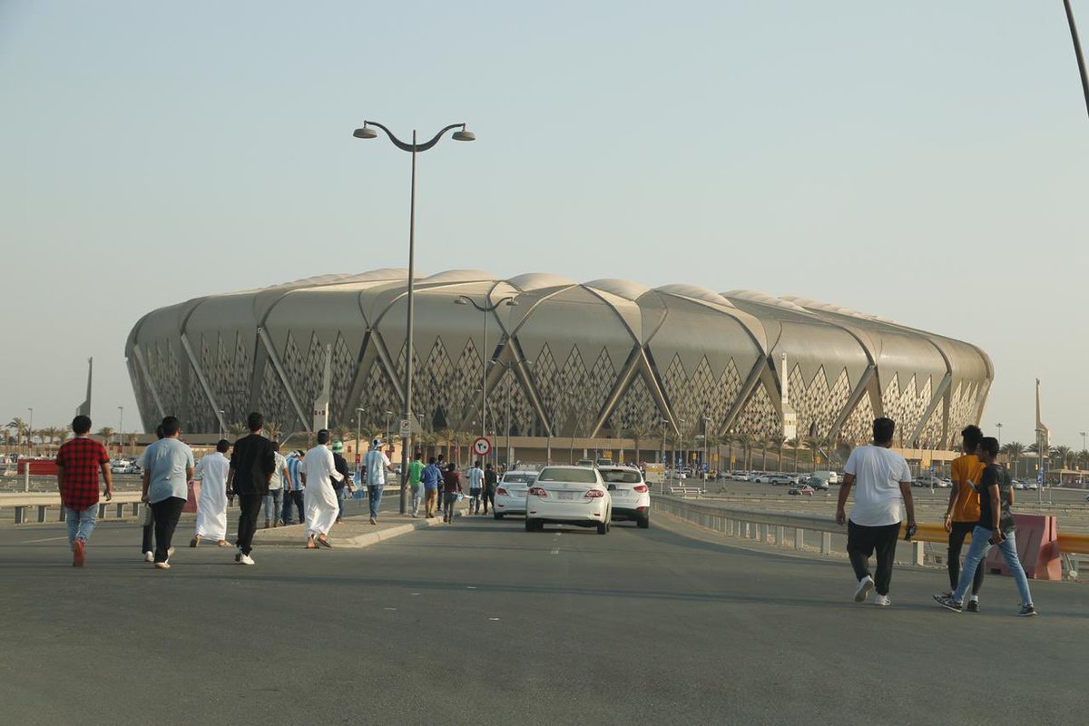 صور.. توافد جماهيري كبير قبل انطلاق مباراة البرازيل ...