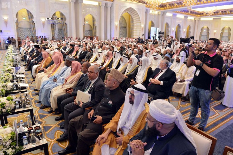الملك سلمان: المملكة ستواصل التزاماتها ومبادراتها بما يحقق آمال المسلمين