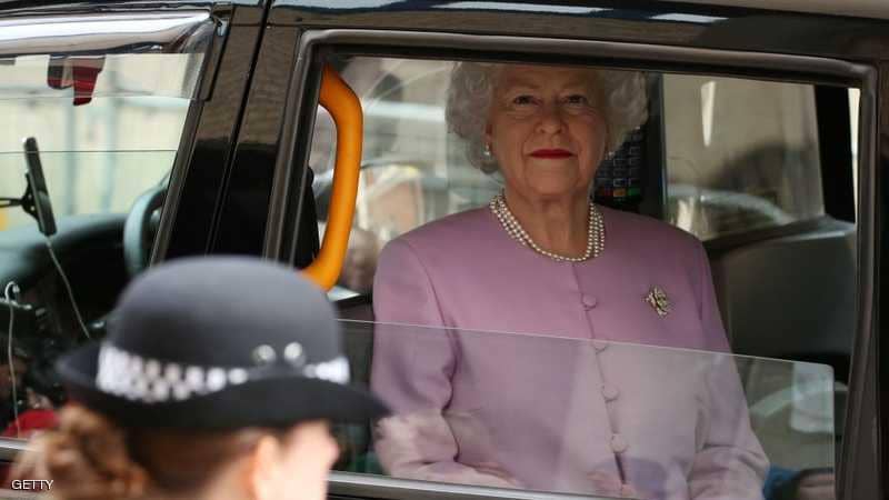 لماذا لا تضع ملكة بريطانيا وزوجها حزام الأمان؟