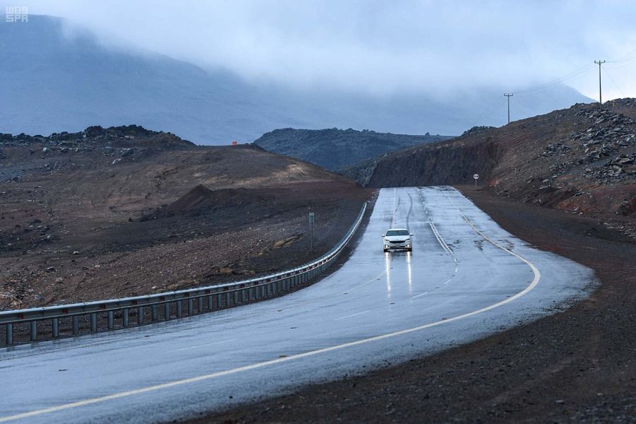 أمطار الوجه تسيل الأودية وتجري الشعاب