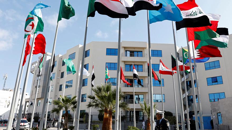 الوفود العربية تتوافد على تونس لحضور القمة العربية الثلاثين