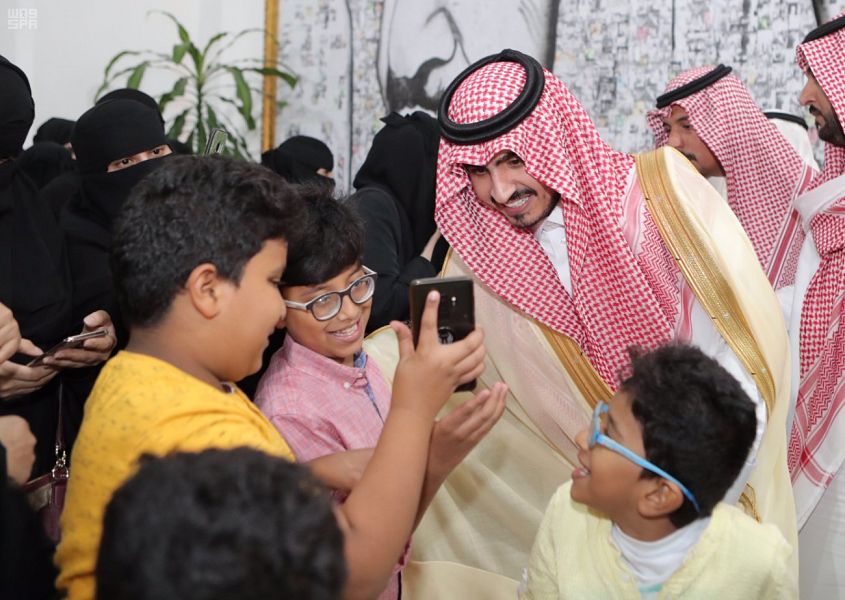 لقطات مؤثرة من زيارة بدر بن سلطان لمركز الملك عبدالله لرعاية الأطفال المعوقين