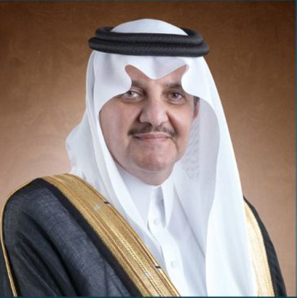 سعود بن نايف يستقبل المعزين في وفاة الأميرة الجوهرة بنت عبدالعزيز