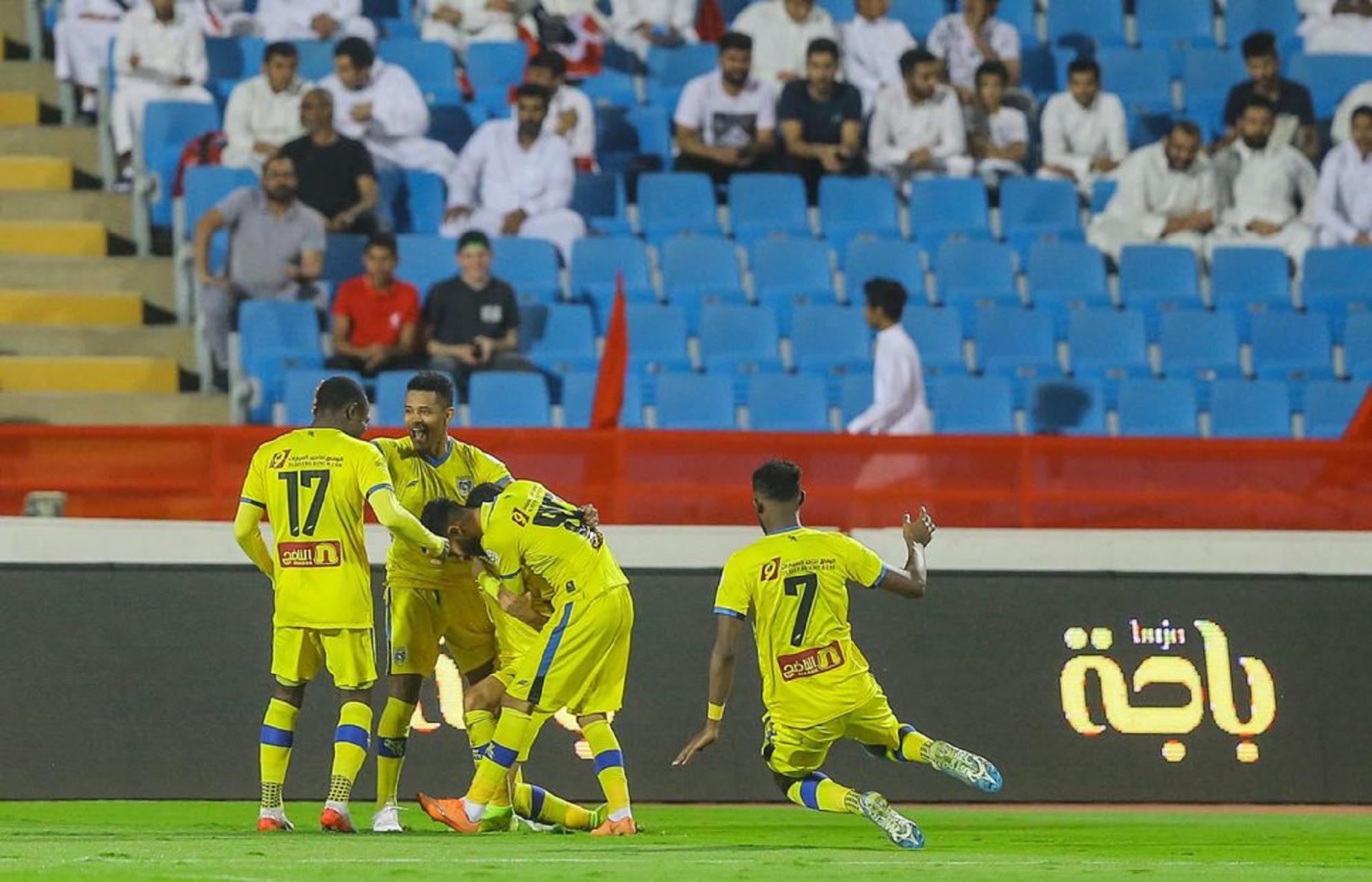 دوري محمد بن سلمان.. التعاون يتقدم على الرائد في الشوط الأول