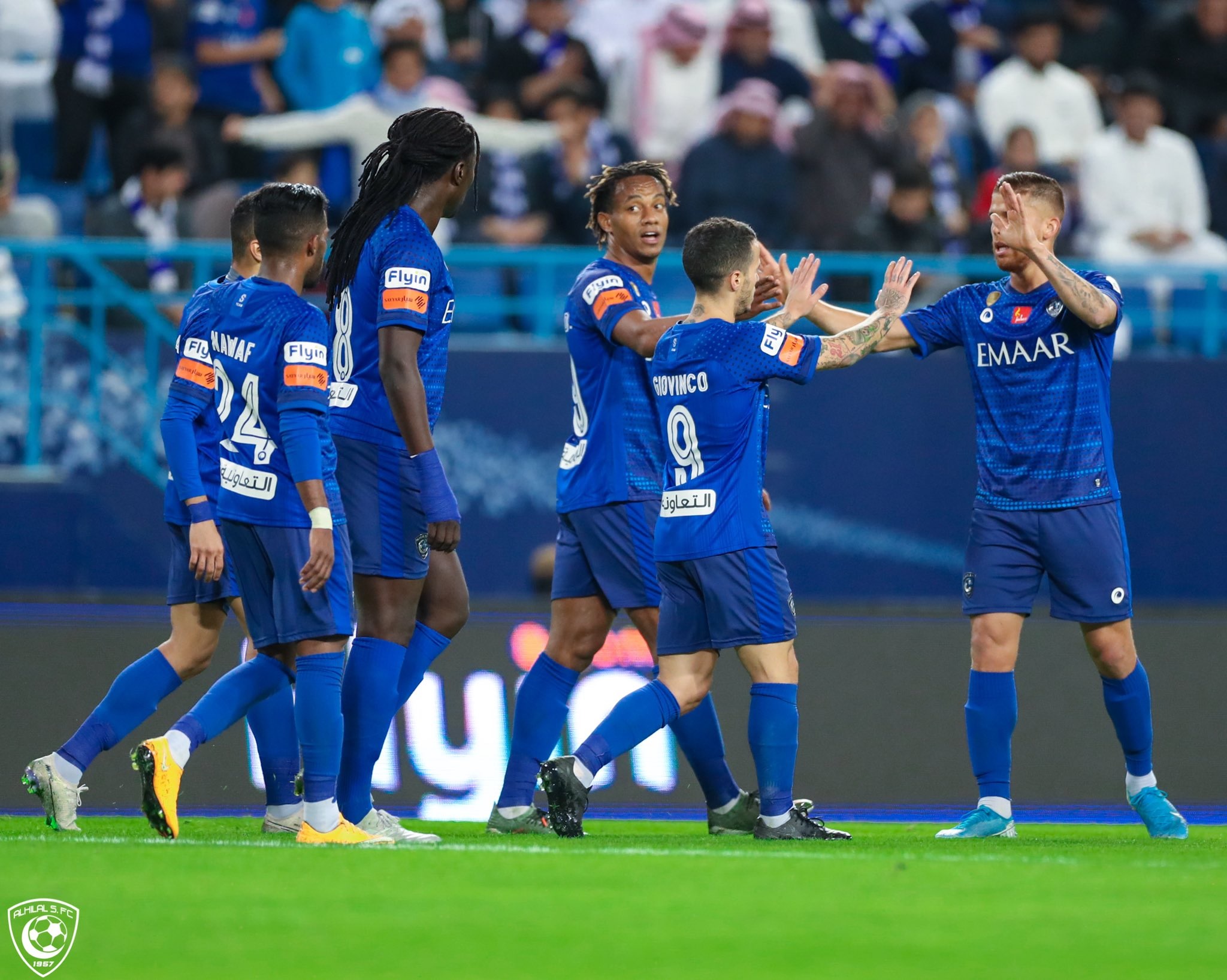 الهلال يُبدع ويُهدد صدارة النصر