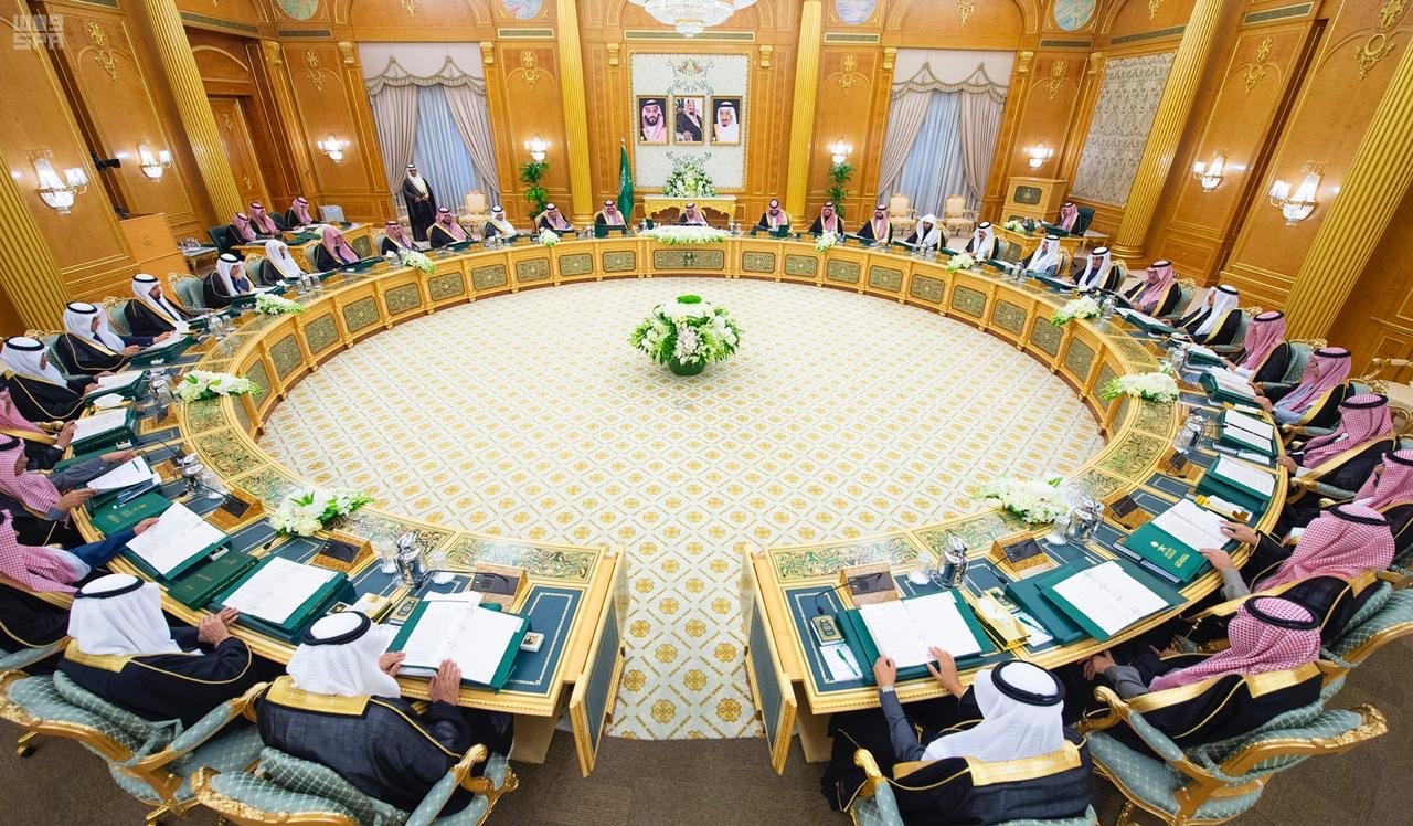 لقطات للجلسة الاستثنائية لمجلس الوزراء برئاسة الملك سلمان