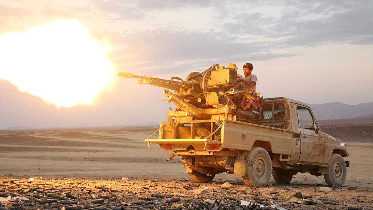 معارك بطولية للشرعية تخلف عشرات القتلى الحوثيين