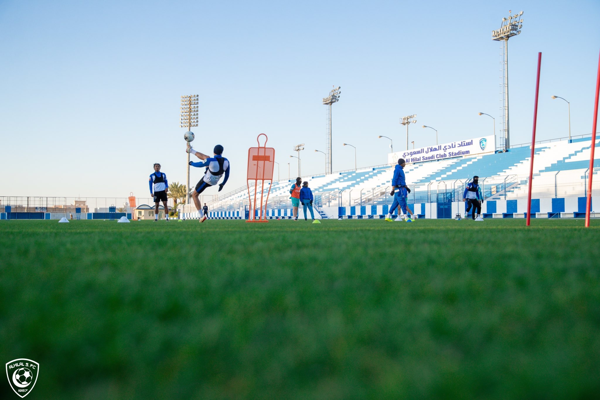 غوميز يغيب.. والدوسري وعطيف يُنعشان تدريبات الهلال