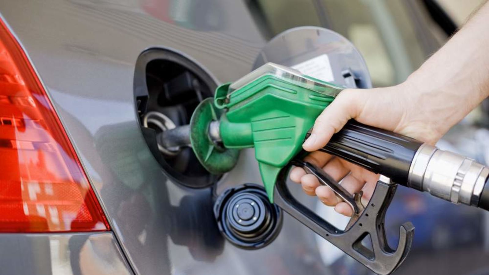 أرامكو تعلن أسعار البنزين بعد القيمة المضافة : بنزين 91 بـ 0.98 ريال