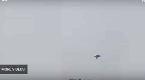 لحظة تحطم مقاتلة F-16 في باكستان