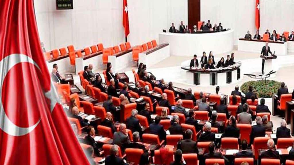 كورونا يقترب من البرلمان التركي وإصابة طبيب مجلس الأمة