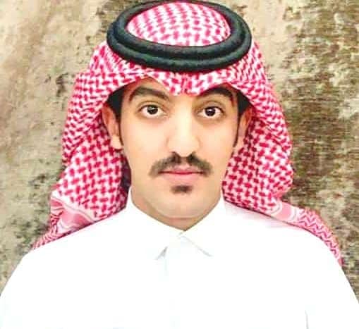 أسرة آل مريع تحتفل بتخرج ابنهم عبدالعزيز من جامعة الملك خالد