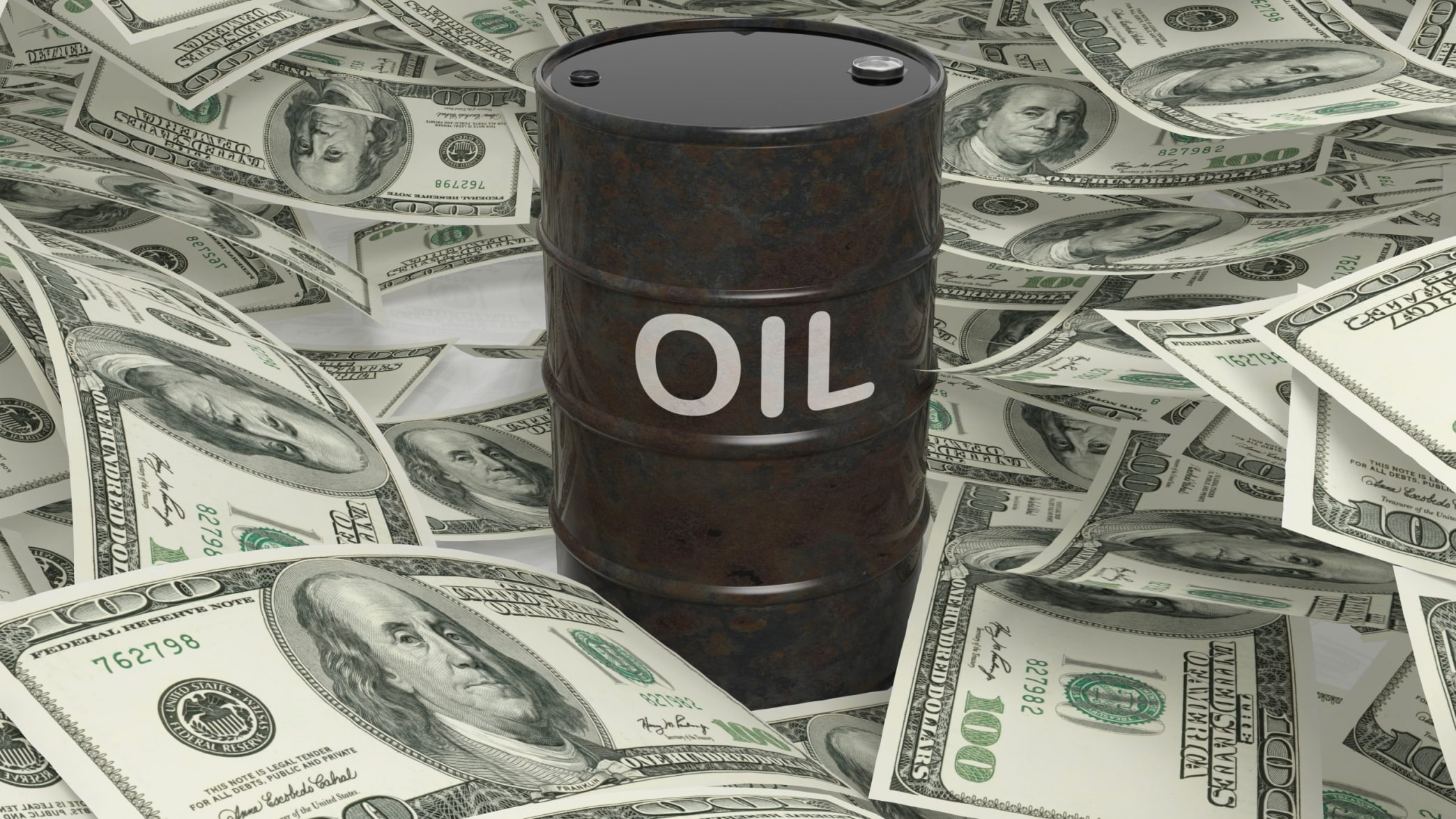 الدولار يسترجع جزءًا من قوته.. والنفط يتفاعل مع تصريحات الفيدرالي