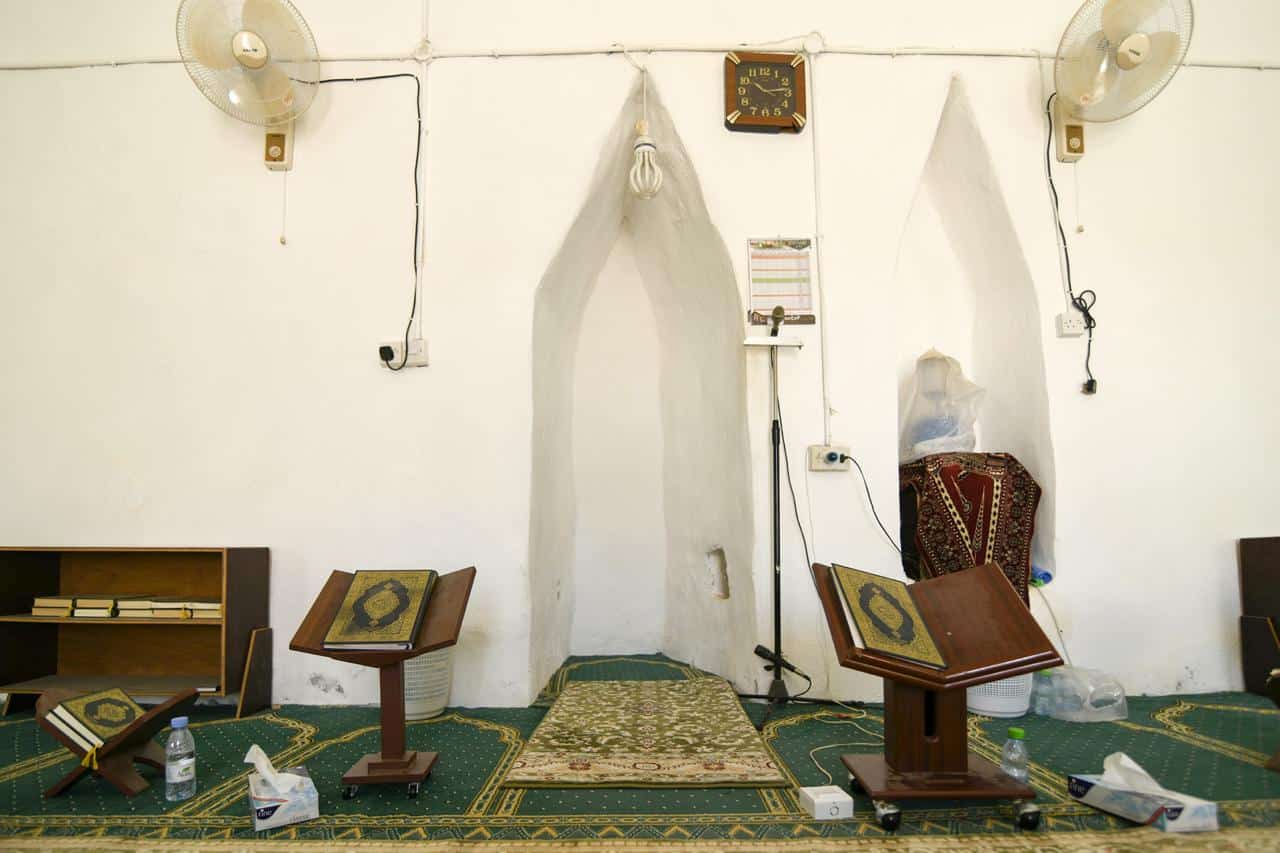 مسجد عاكسة التراثي بُني قبل 100 عام ليصبح منارة ثقافية وعلمية 