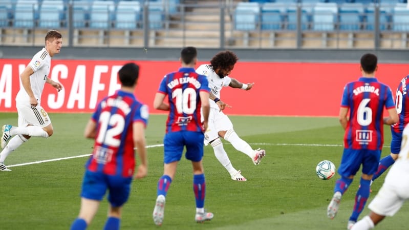 ريال مدريد وإيبار في الدوري الاسباني