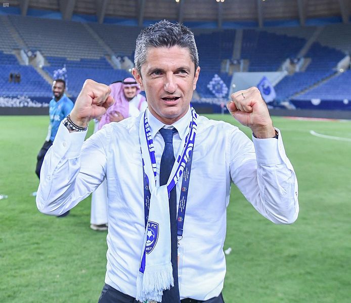 لوشيسكو يكشف أوراقه لـ مباراة الهلال والوحدة