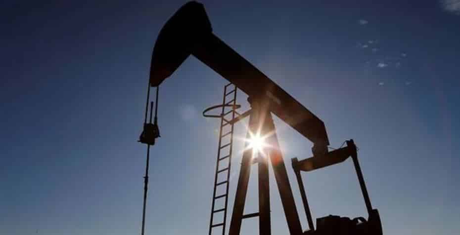 النفط يرتفع لأكثر من 4% مع تراجع المخزون الأمريكي