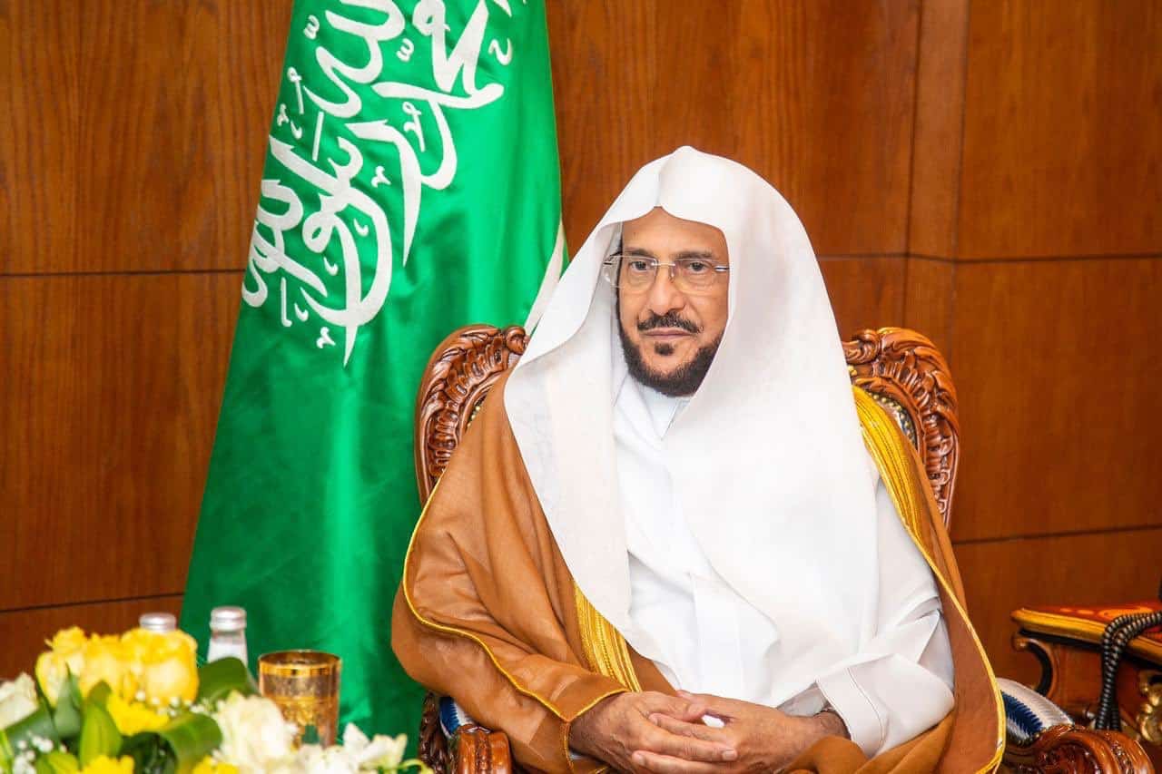 الوزير آل الشيخ ينتقد الخطوط السعودية : من المسؤول عن إزعاج المسافرين