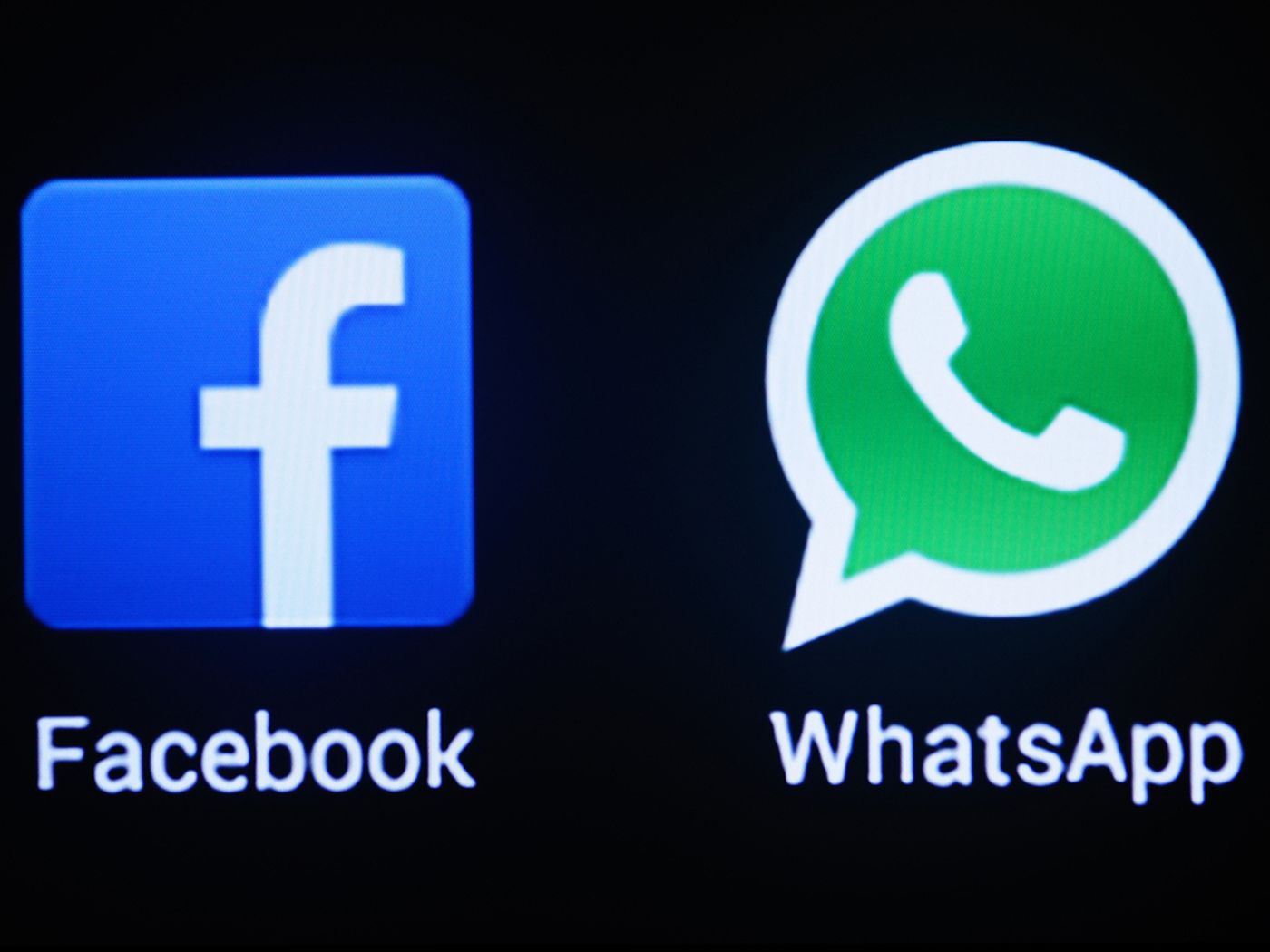 فيسبوك يخطو خطوة كبيرة لربط WhatsApp وماسنجر 