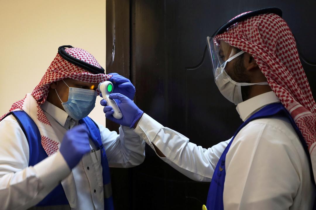 الصحة : حالات كورونا في السعودية تصل 484539 بعد رصد 1318 إصابة جديدة