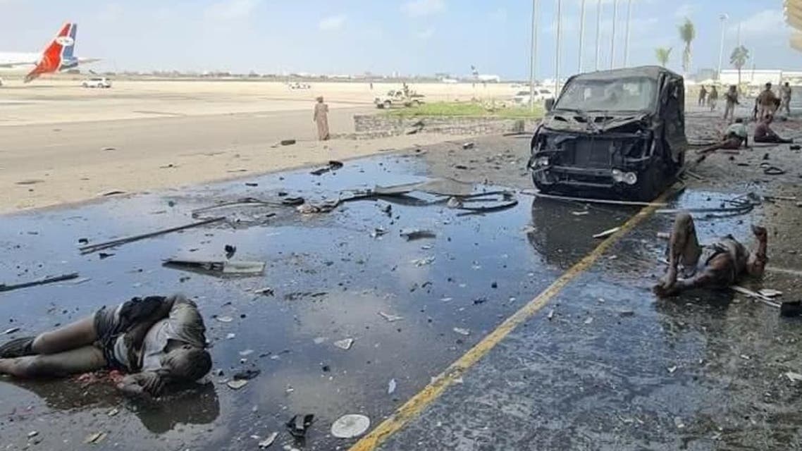 فيديو.. المشاهد الأولى من تفجير مطار عدن لحظة وصول الحكومة اليمنية الجديدة