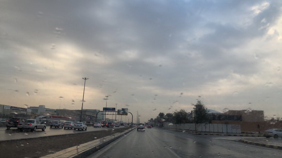 تنبيه من هطول أمطار متوسطة إلى غزيرة على منطقة الرياض