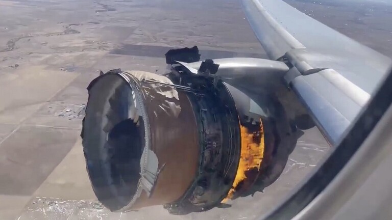فيديو.. رد فعل الطيار عند اشتعال النيران بمحرك الطائرة