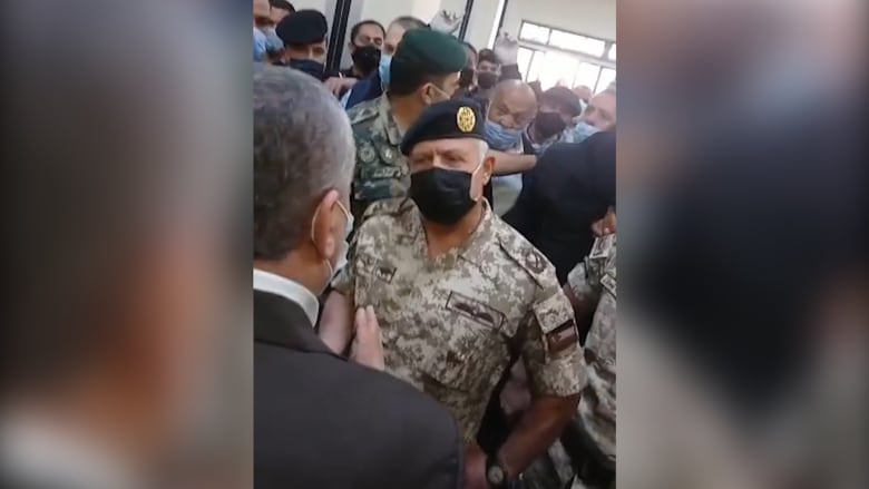 توقيف 5 مسؤولين في حادثة انقطاع الأوكسجين في الأردن