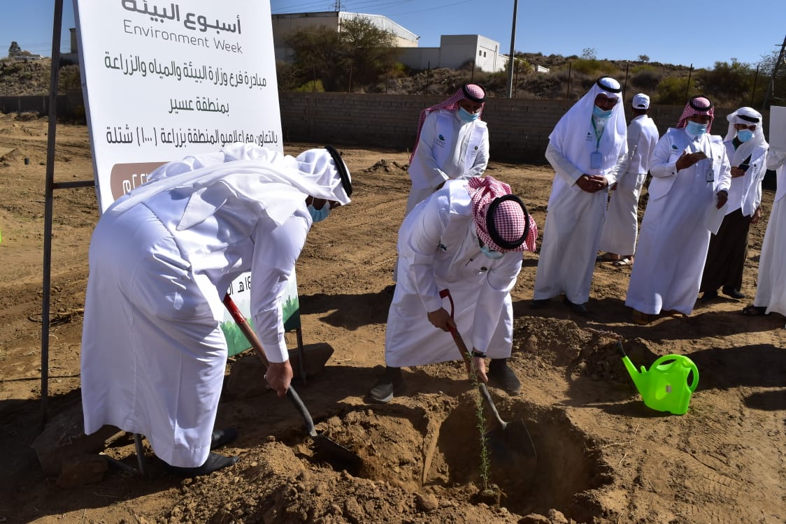 إعلاميو عسير يزرعون ألف شتلة بمناسبة أسبوع البيئة