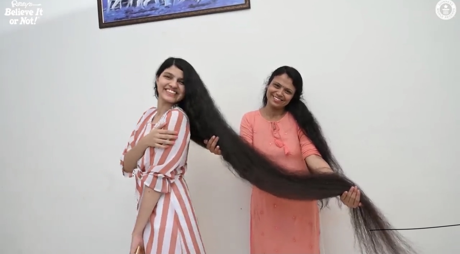 الهندية صاحبة أطول شعر بالعالم تقصه لأول مرة منذ 12 عاماً