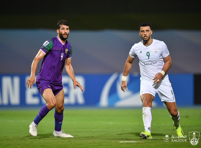 عمر السومة لاعب الأهلي 